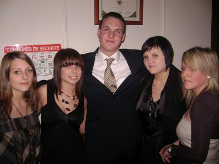 Camille, Emilie, Kev, Kelly et Julie